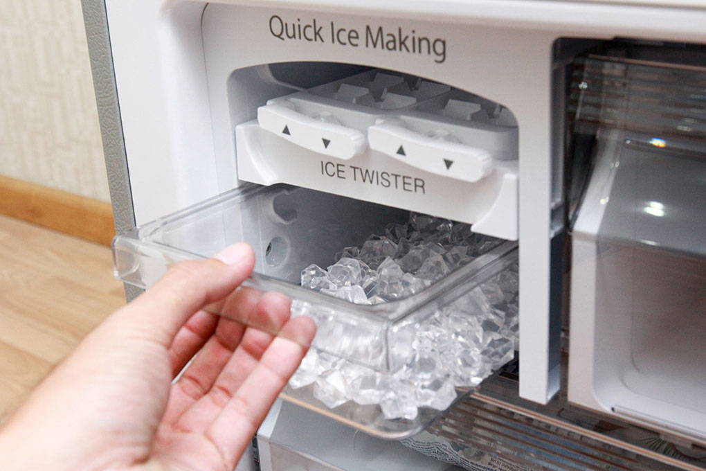 Tủ lạnh Panasonic Inverter 363 lít NR-BX418VSVN